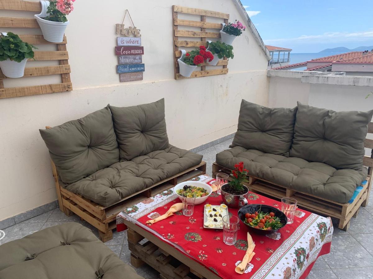 Julia * Vlorë