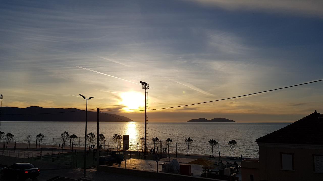 Julia * Vlore